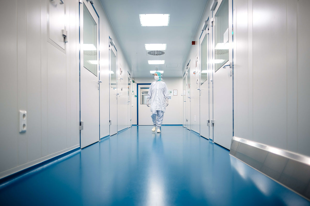 BioNTech Reinraum-Gang in Marburg