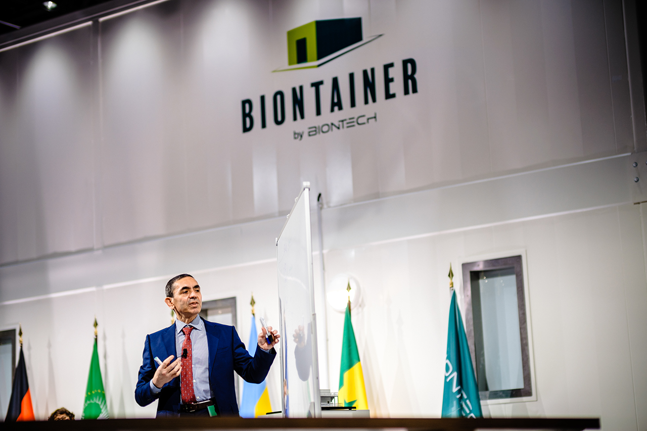 Ugur Sahin (CEO of BioNTech) presenting